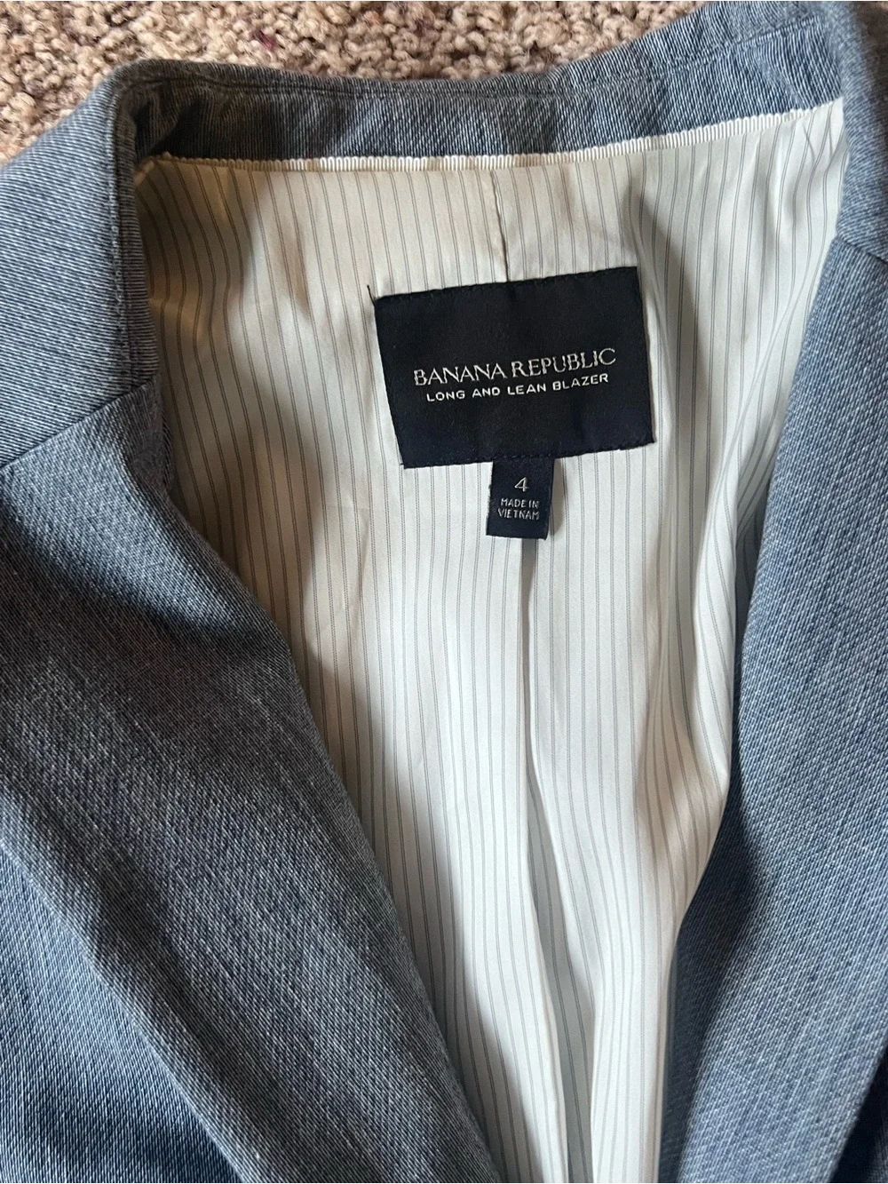 Banana republic blue and white denim look blazer - perfect for spring / summer - Picture 2 of 5